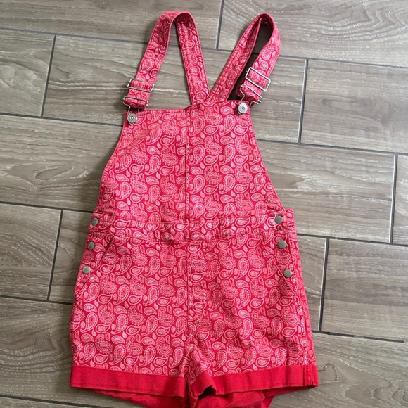 BDG Urban Outfitters Red Bandana Paisley Western Denim Short Overalls Size M - Picture 1 of 5